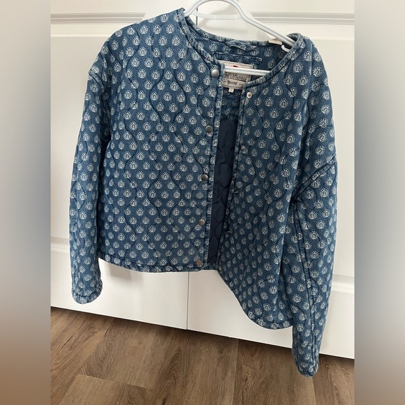 Levi's Jackets & Blazers - Levi’s Blue Quilted Jacket with Pattern